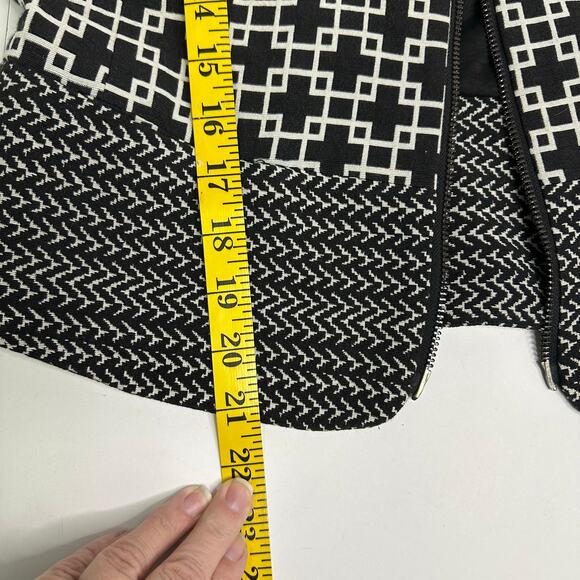 BLACK Saks Fifth Avenue Geometric Print Jacket - Size 4 - Picture 10 of 11